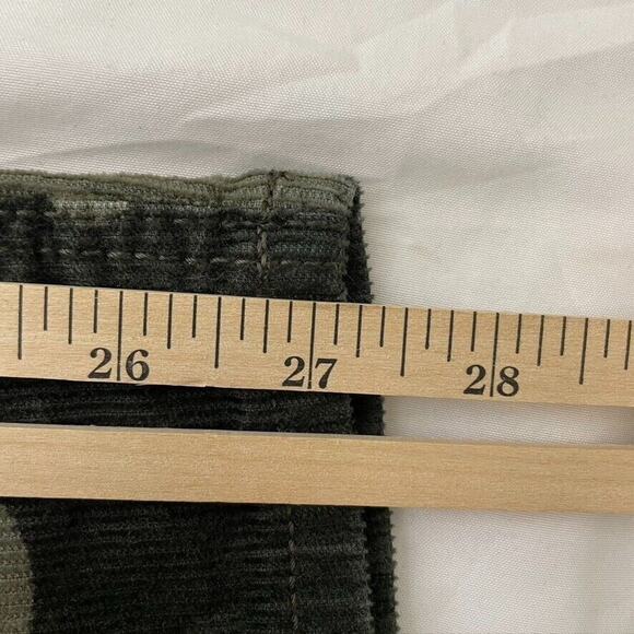 American Eagle Camouflage Super Stretch Corduroy Mom Jean Ankle Pants 10 Womens - Picture 12 of 12